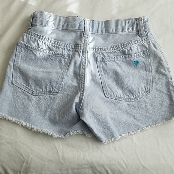 Heart embroidered shorts - Picture 2 of 2